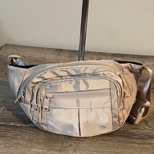 RBX Active NWOT Women's or Men’s Tan Waist or Crossbody Bag 8.5x6x1.5 3 Pockets